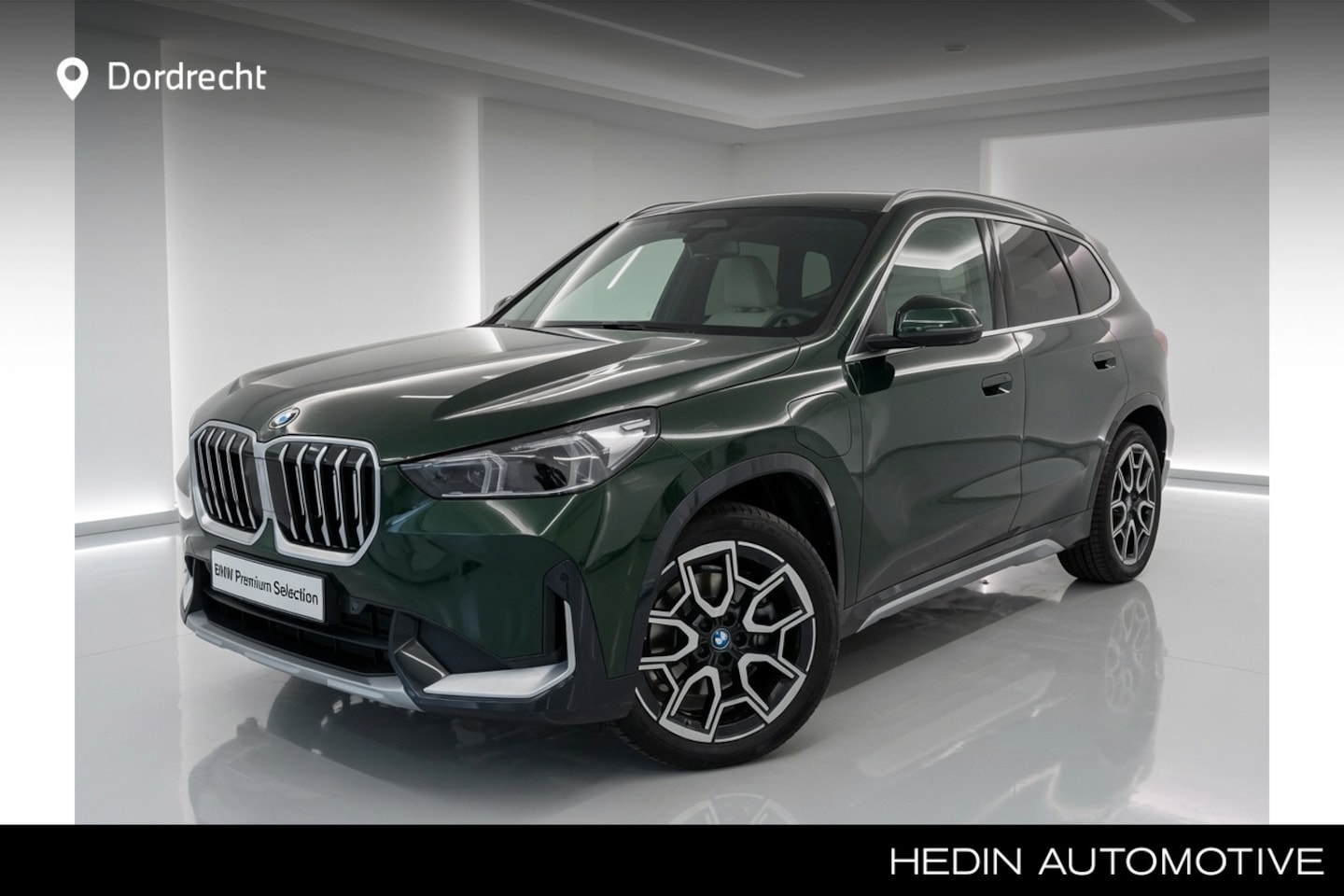 BMW X1 - xDrive25e xLine | Trekhaak | Panorama | Camera | 19" - AutoWereld.nl