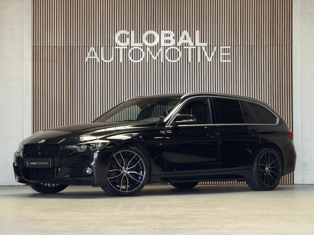 BMW 3-serie Touring - 320i M Sport Edition - LEDER - GROOT NAVI - CAMERA - AutoWereld.nl