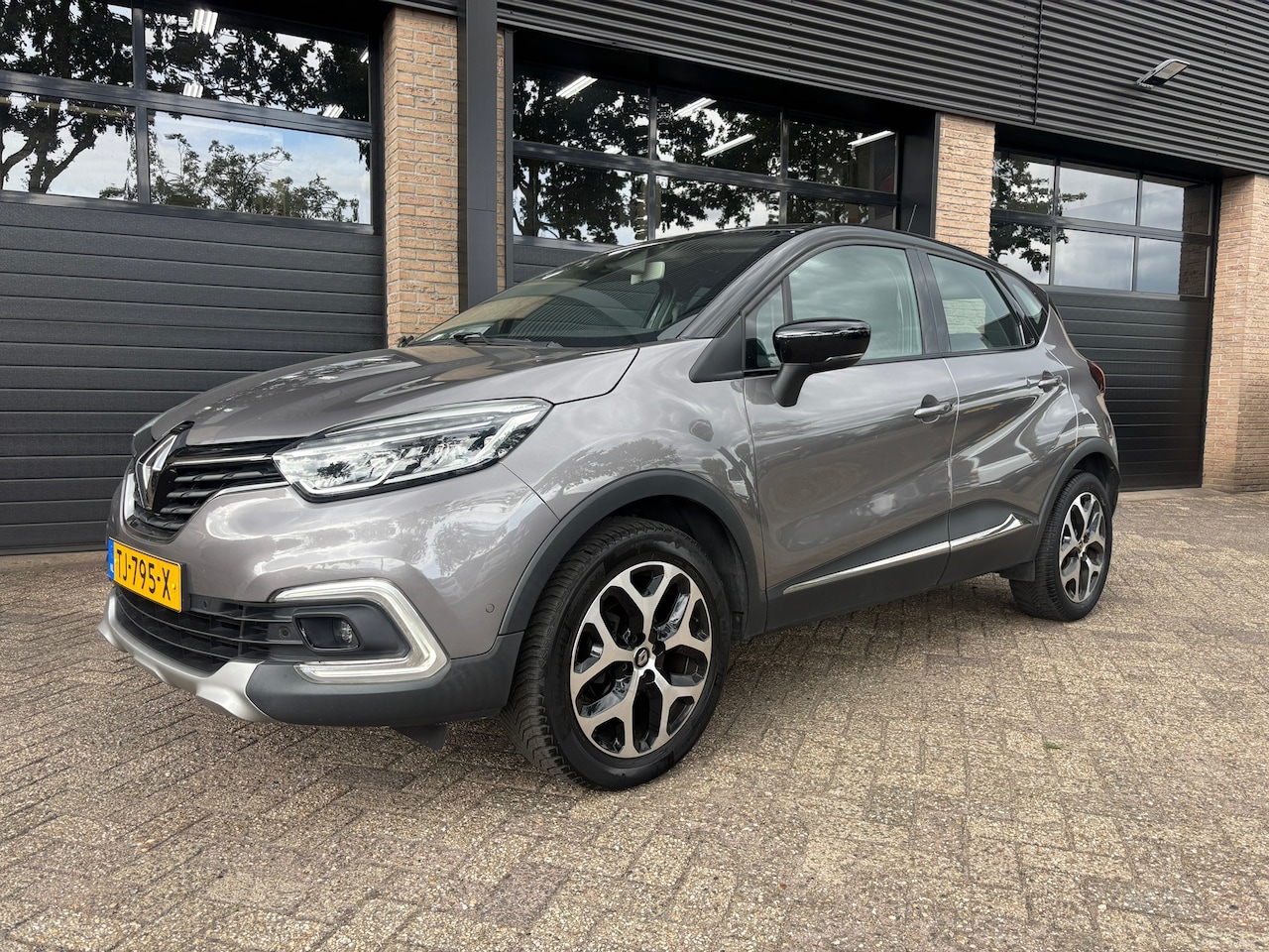 Renault Captur - 0.9 TCe Intens camera trekhaak - AutoWereld.nl