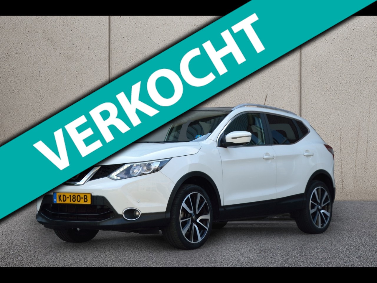 Nissan Qashqai - 1.2 N-Connecta | Panoramadak | Trekhaak | Navigatie - AutoWereld.nl