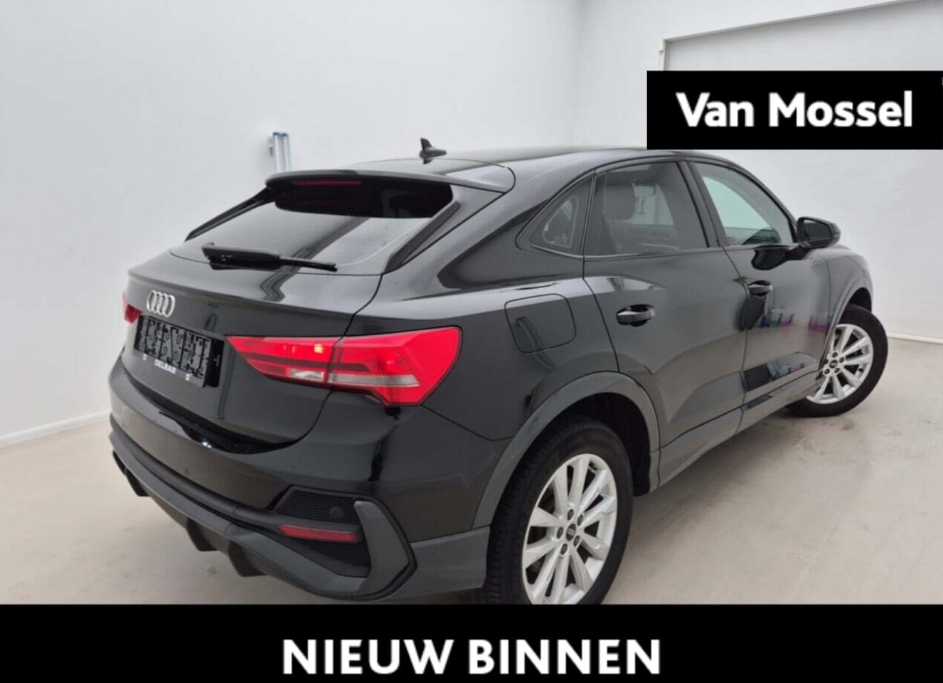 Audi Q3 Sportback - 45 TFSI e Attraction 245 PK | Automaat | Navigatie | Climate Control | Stoelverwarming | C - AutoWereld.nl