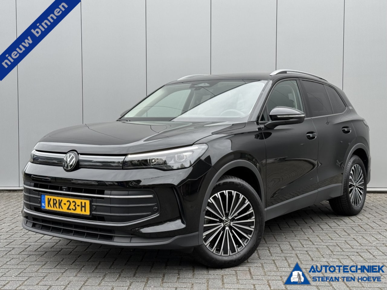 Volkswagen Tiguan - 1.5 eTSI Life Edition GOAL Trekhaak 3D Camera Carplay IQ-Light Automaat - AutoWereld.nl