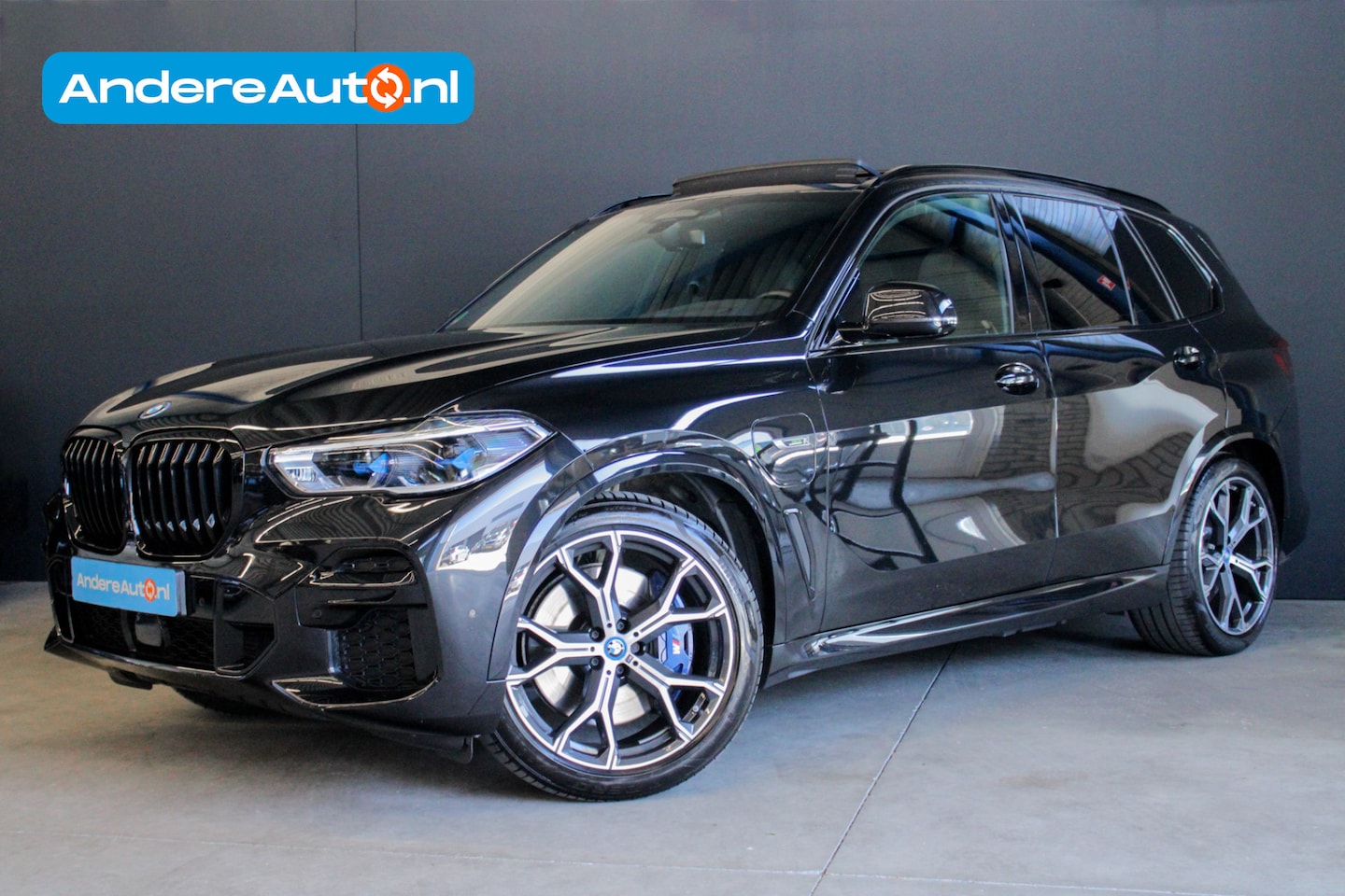 BMW X5 - xDrive45e High Executive |trekhaak|meesturende as|pano|adaptive cruise|360 camera|dealer o - AutoWereld.nl