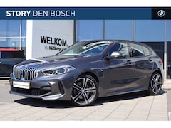 BMW 1-serie - 118i Executive M Sport Automaat / Sportstoelen / Trekhaak / Achteruitrijcamera / LED / Liv
