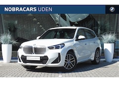 BMW iX1 - xDrive30 M Sport / Sportstoelen / Comfort Access / Head-Up / Adaptieve LED / Stoelverwarmi