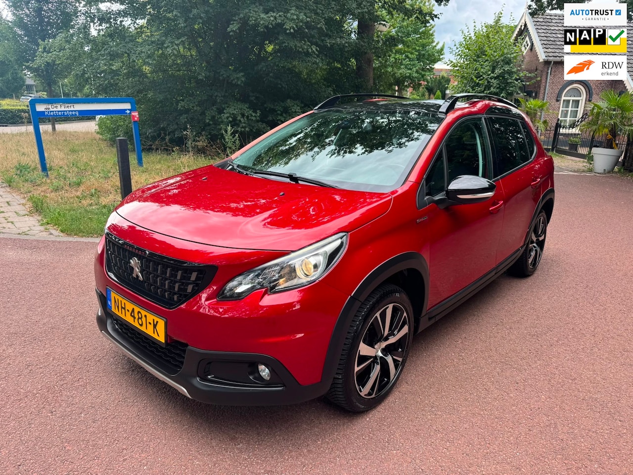 Peugeot 2008 - 1.2 PureTech GT-line / Navi / Pano / Airco / NAP / Aux / PDC - AutoWereld.nl