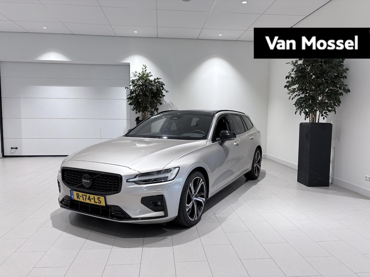 Volvo V60 - 2.0 B4 Ultimate Dark 2.0 B4 Ultimate Dark - AutoWereld.nl