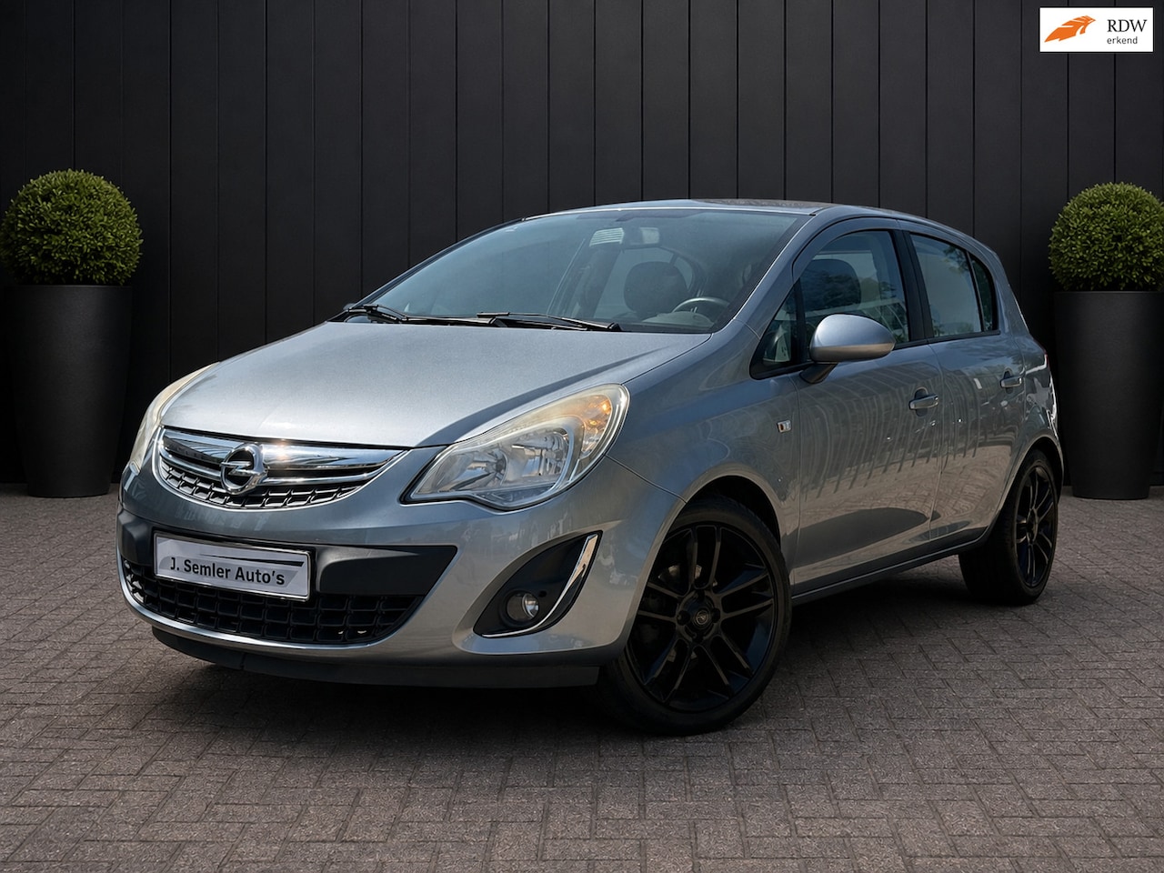 Opel Corsa - 1.2-16V COLOR Edition 17INCH AIRCO CRUISE CTRL 1STE EIG. APK 07-2027 - AutoWereld.nl