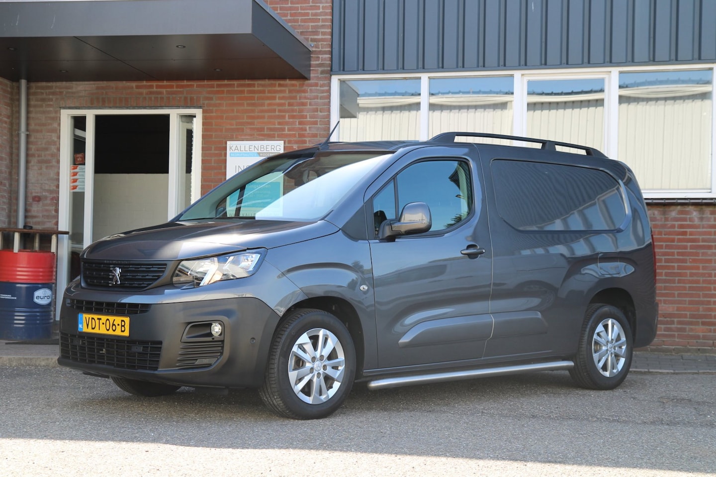 Peugeot Partner - 1.5 BlueHDI Asphalt Long 131PK Automaat / BOM VOL opties! - AutoWereld.nl