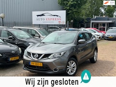 Nissan Qashqai - 1.2 N-Connecta Aut/Navi/Camra/Stoelverwarming/Cruise/Trekhaak/Apk/Dealer onderhoud/2 sleut