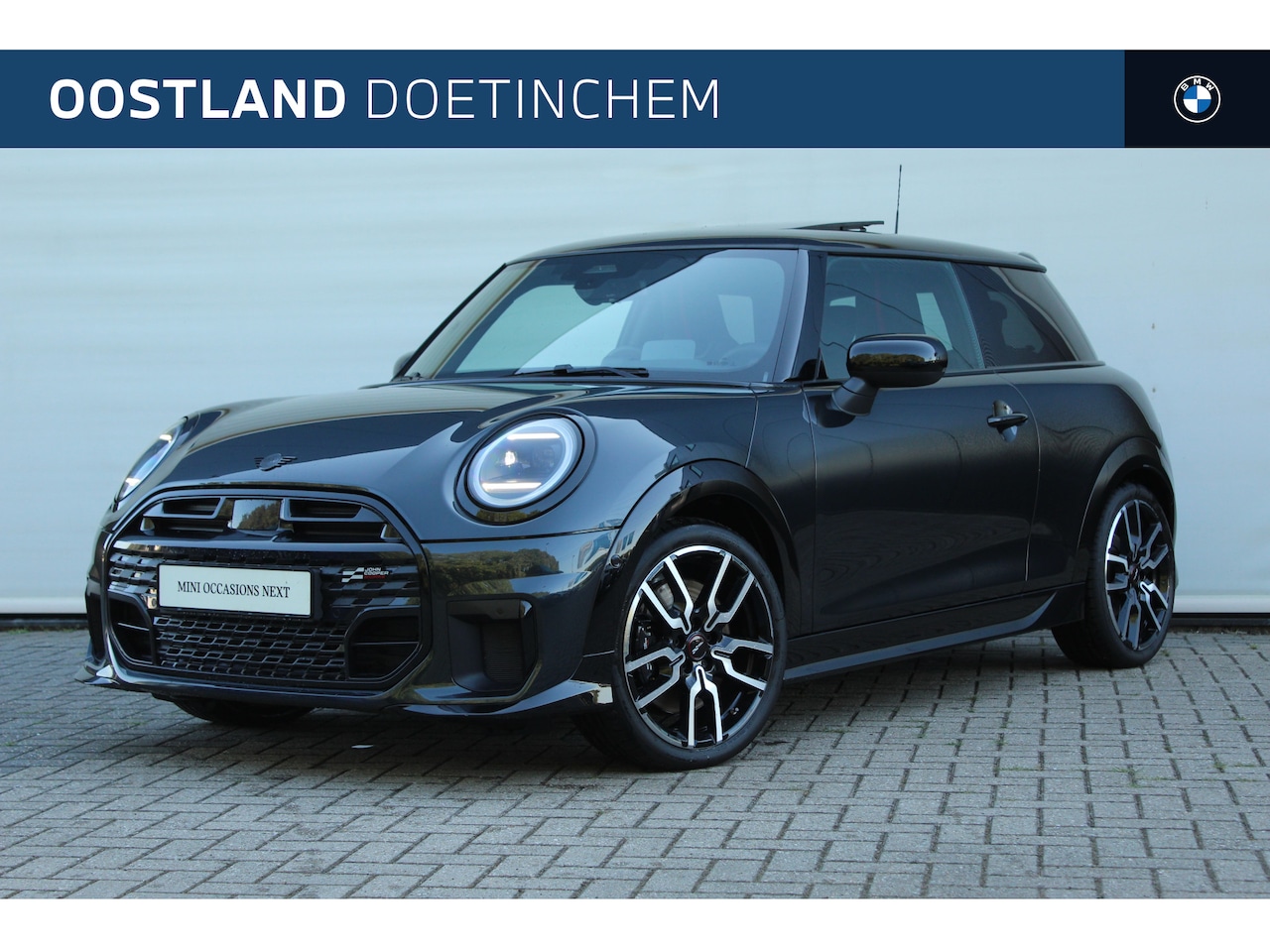 MINI 3-Deurs - Hatchback Cooper S Automaat / John Cooper Works / Pakket M / 18" JCW Lap Spoke 2-tone - AutoWereld.nl