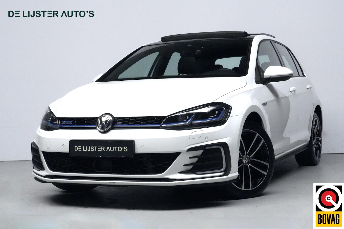Volkswagen Golf - 7.5 - 1.4 TSI PHEV GTE | Pano-dak | Virtual | CarPlay | Acc | Stoelverwarming | Pdc | Led - AutoWereld.nl