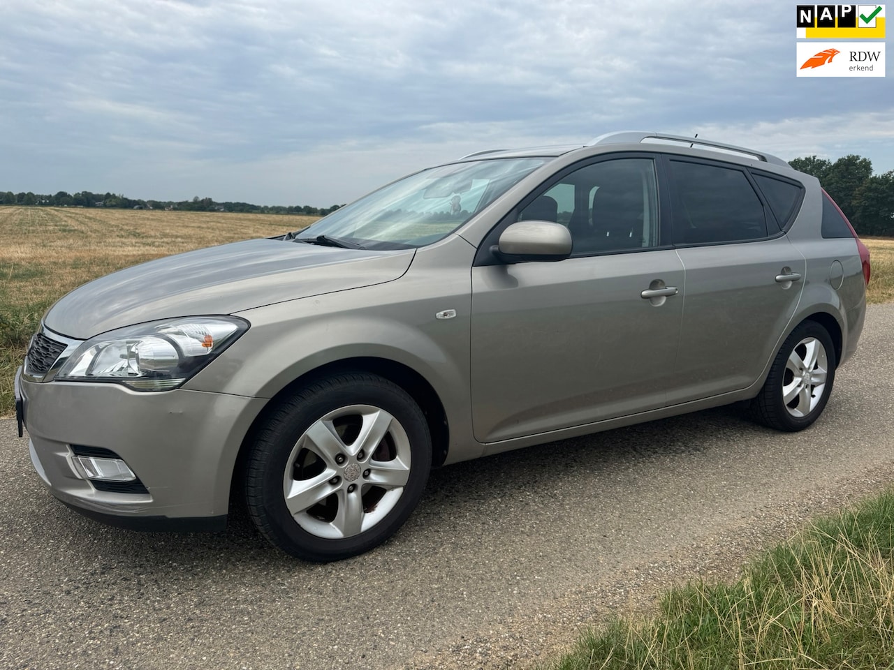 Kia Cee'd - 1.4 CVVT X-ecutive 1.4 CVVT X-ecutive - AutoWereld.nl