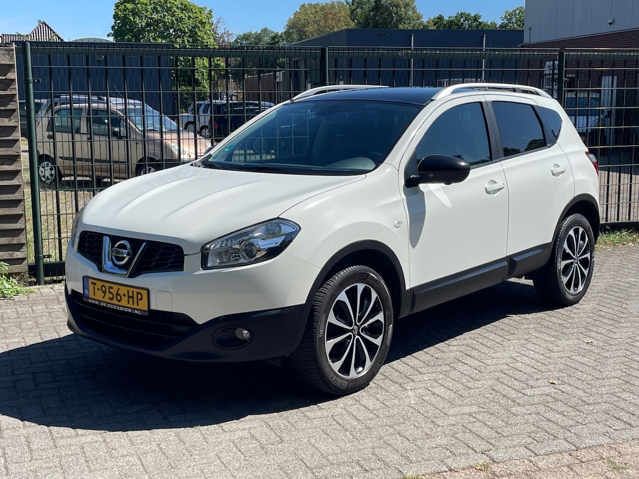 Nissan Qashqai - 1.6 Connect Edition 360 camera, Pan dak - AutoWereld.nl