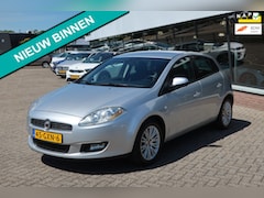 Fiat Bravo - 1.4 T-Jet Corporate. LMV_Climate.C_PDC_CRUISE