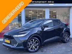 Toyota C-HR - 2.0 Plug-in Hybrid 220 Dynamic | LED | Virtual Cockpit | Achteruitrijcamera | Navigatie |