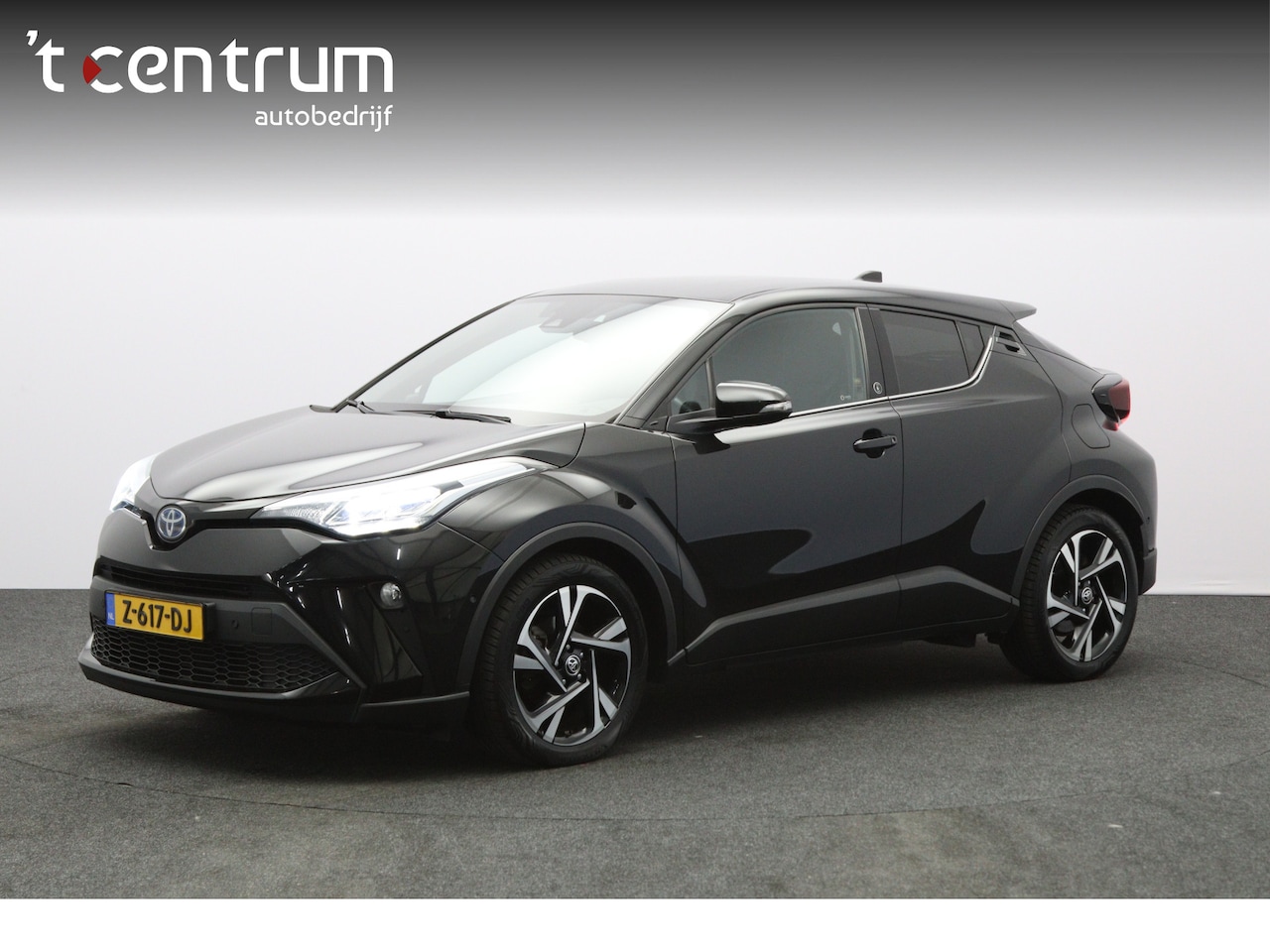 Toyota C-HR - 2.0 Hybrid 184 PK Automaat Style, Trekhaak, Camera, Stoelverwarming, Navigatie - AutoWereld.nl