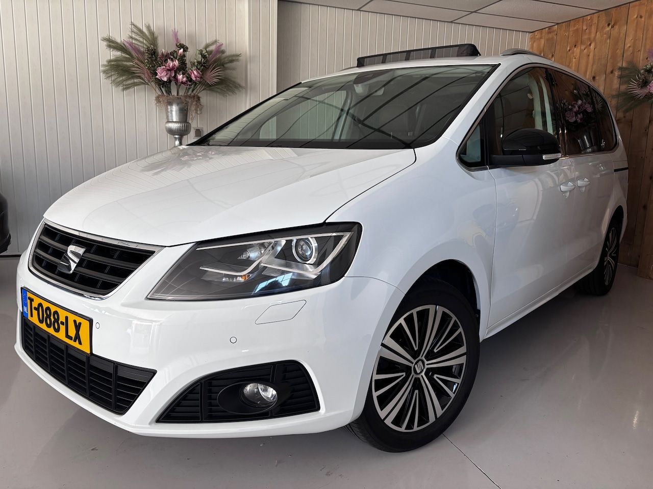 SEAT Alhambra - 1.4 TSI 20TH ANNIVERSARY, 7-PERSOONS, NAVI, PANORAMADAK, ETC.... - AutoWereld.nl