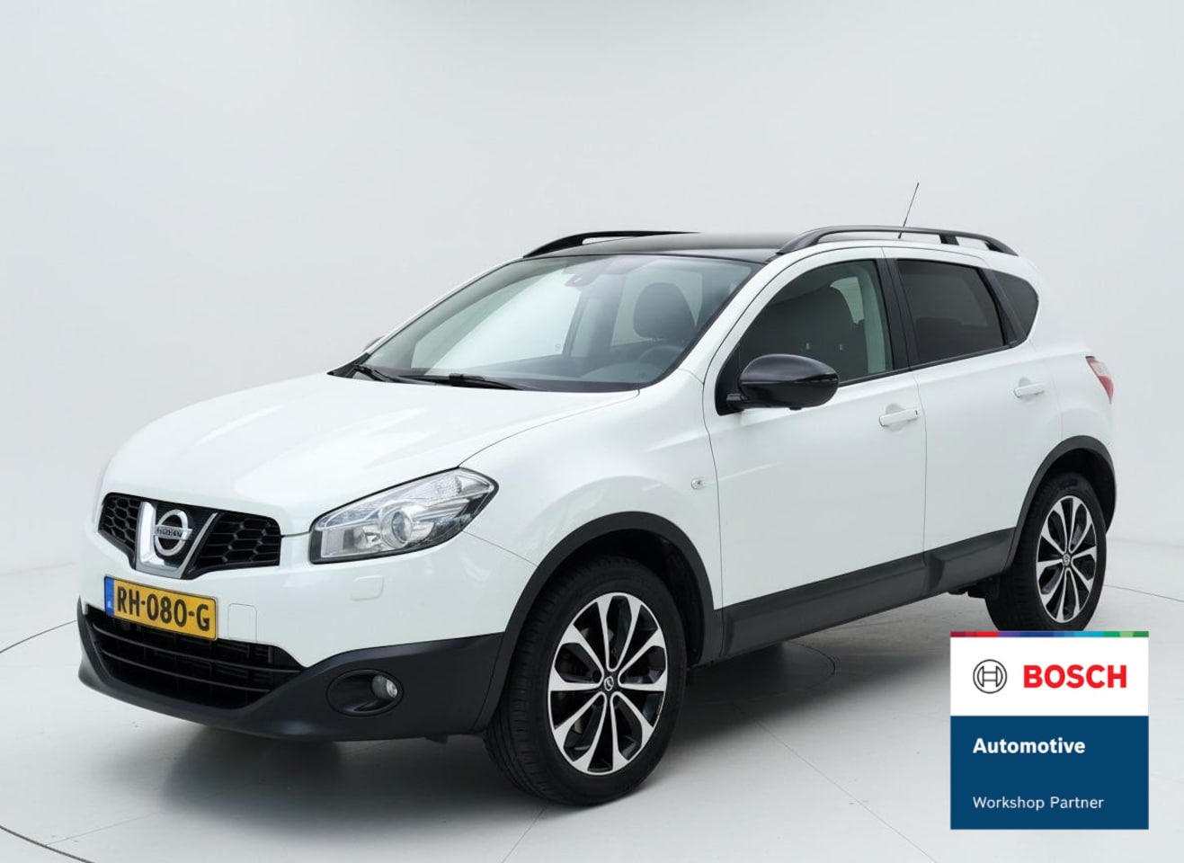 Nissan Qashqai - 1.6 dCi 360 pano trekhaak - AutoWereld.nl