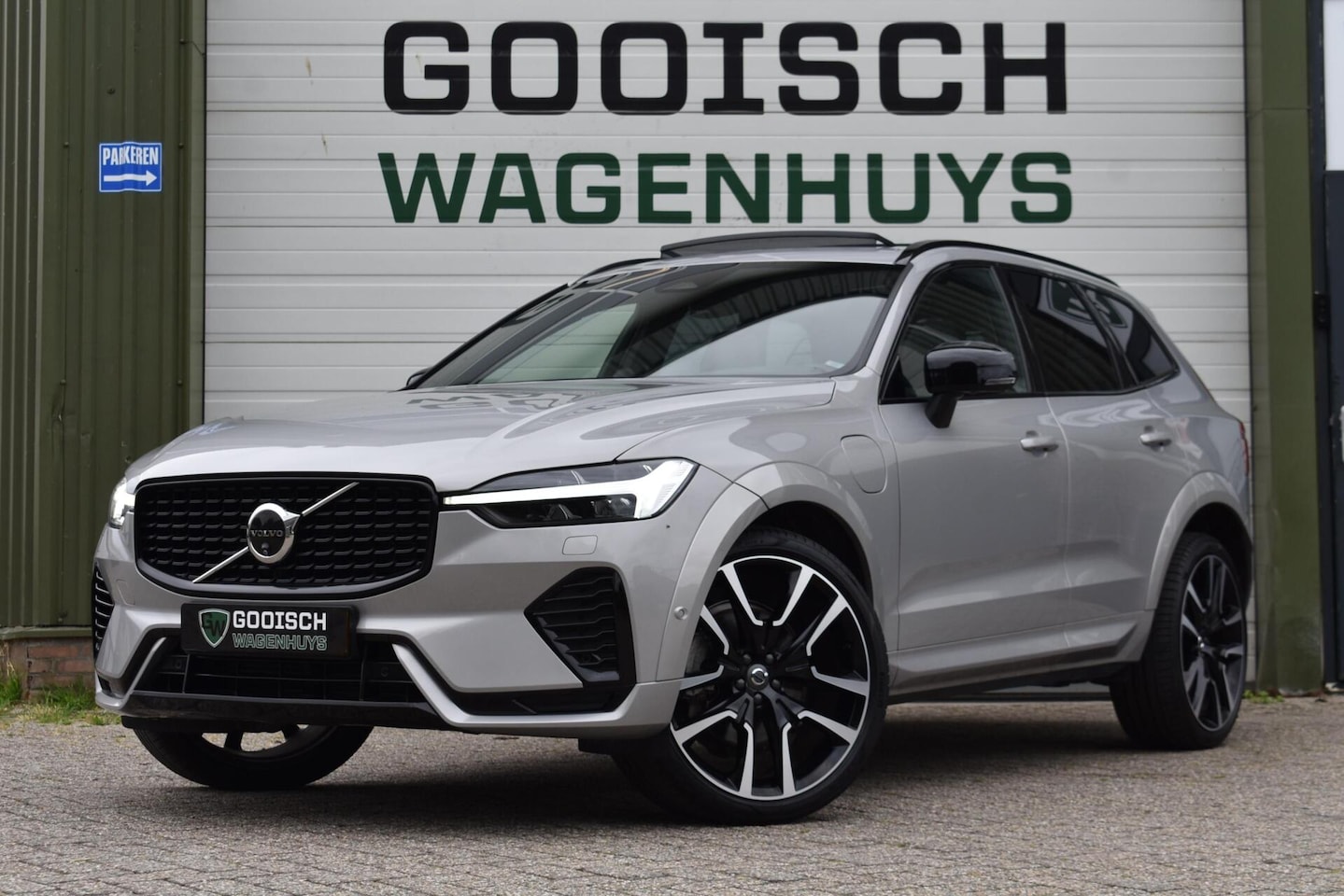Volvo XC60 - 2.0 T6 Plug-in hybrid AWD Ultimate Dark | Bowers & Wilkens | Luchtvering | 360 Camera | Tr - AutoWereld.nl