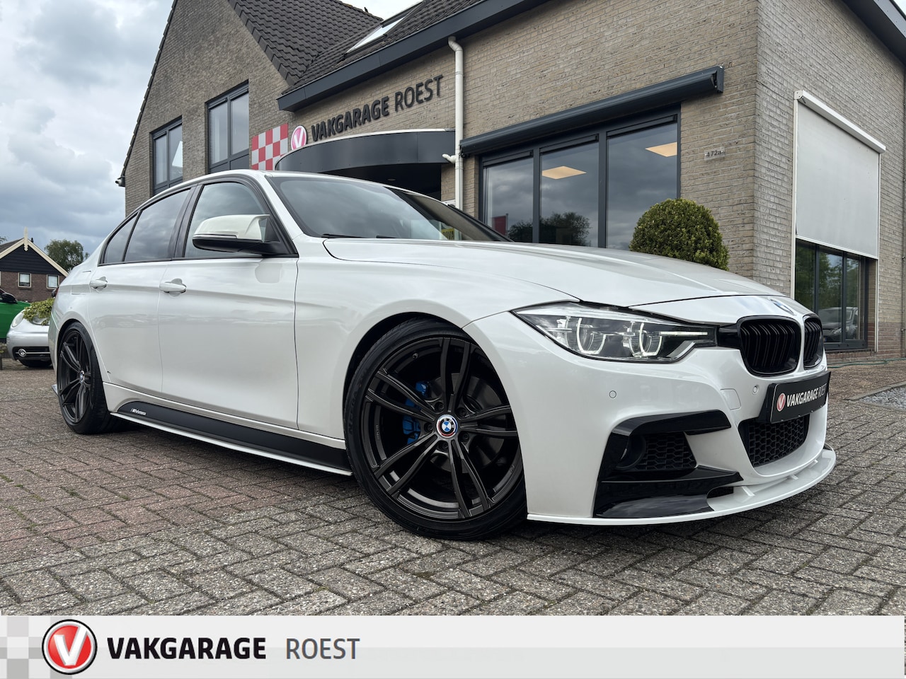 BMW 3-serie - 328i xDrive M Sport Automaat Leder / Full LED / Spoilers - AutoWereld.nl