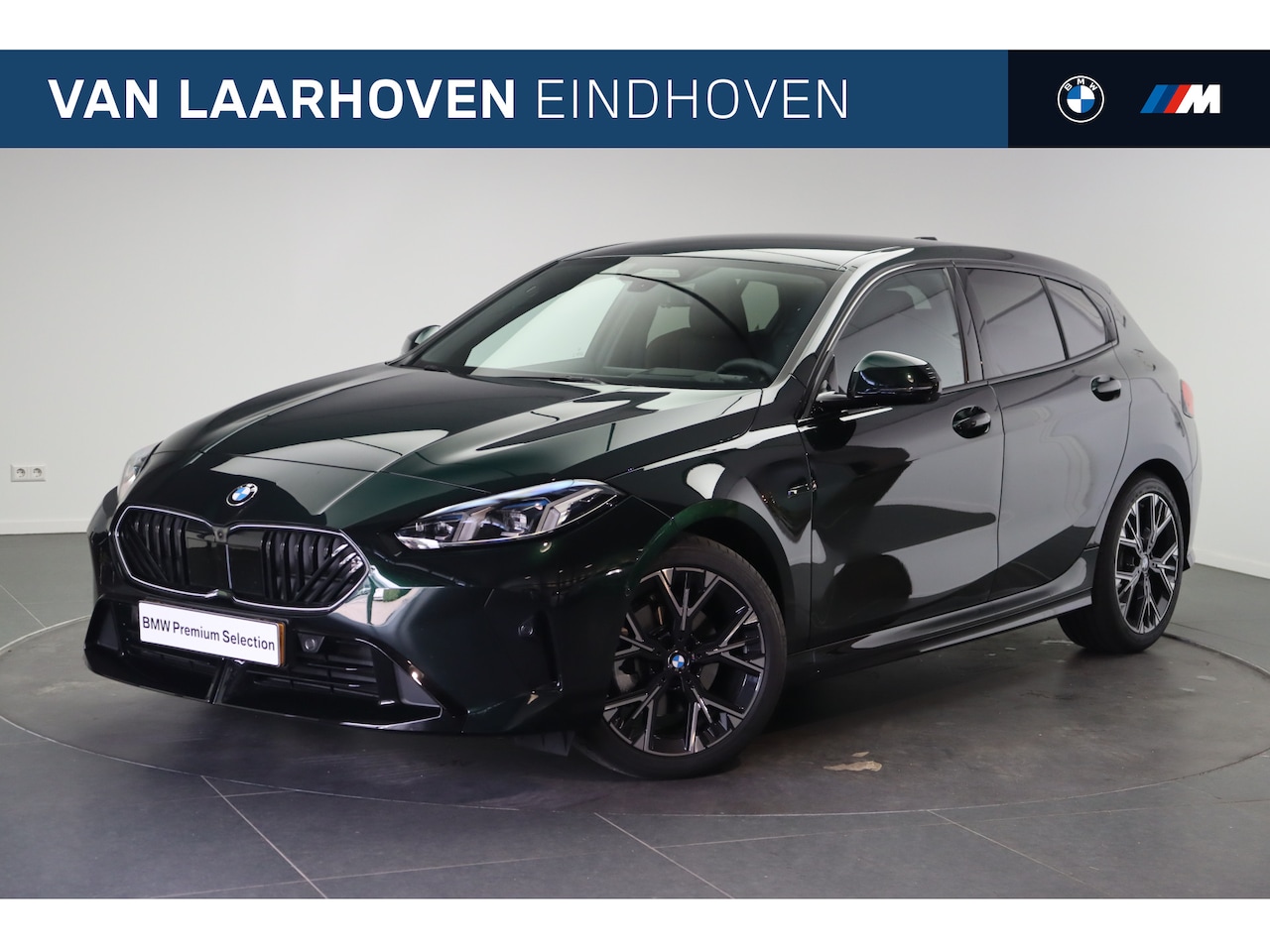 BMW 1-serie - 120 M Sport Automaat / Sportstoelen / Comfort Access / Head-Up / Adaptieve LED / Getint gl - AutoWereld.nl