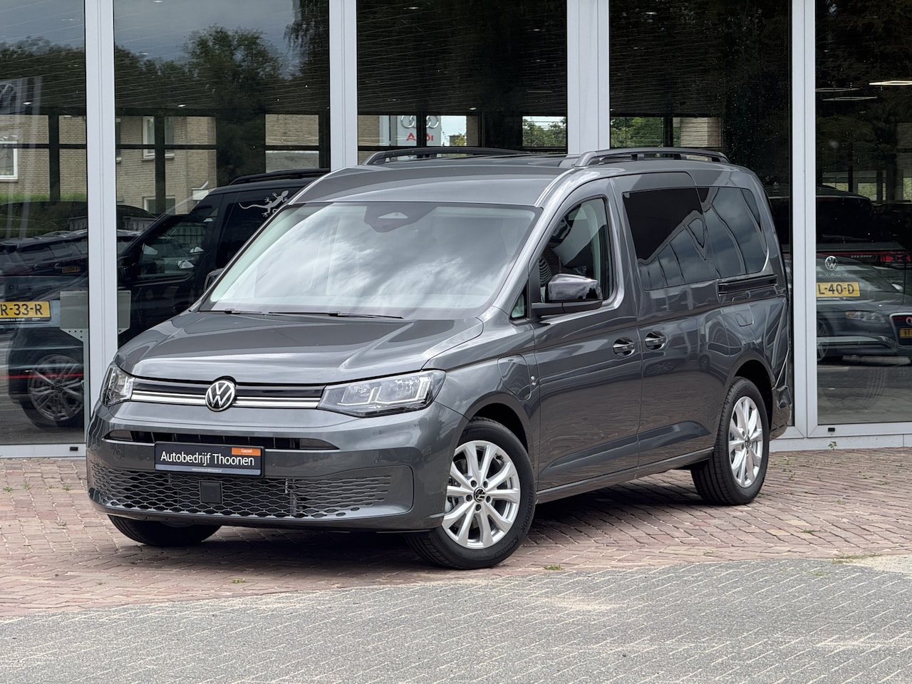 Volkswagen Caddy Maxi - 1.5 TSI Hybride Life PHEV 7p | camera | dodehoek | stoelverwarming - AutoWereld.nl