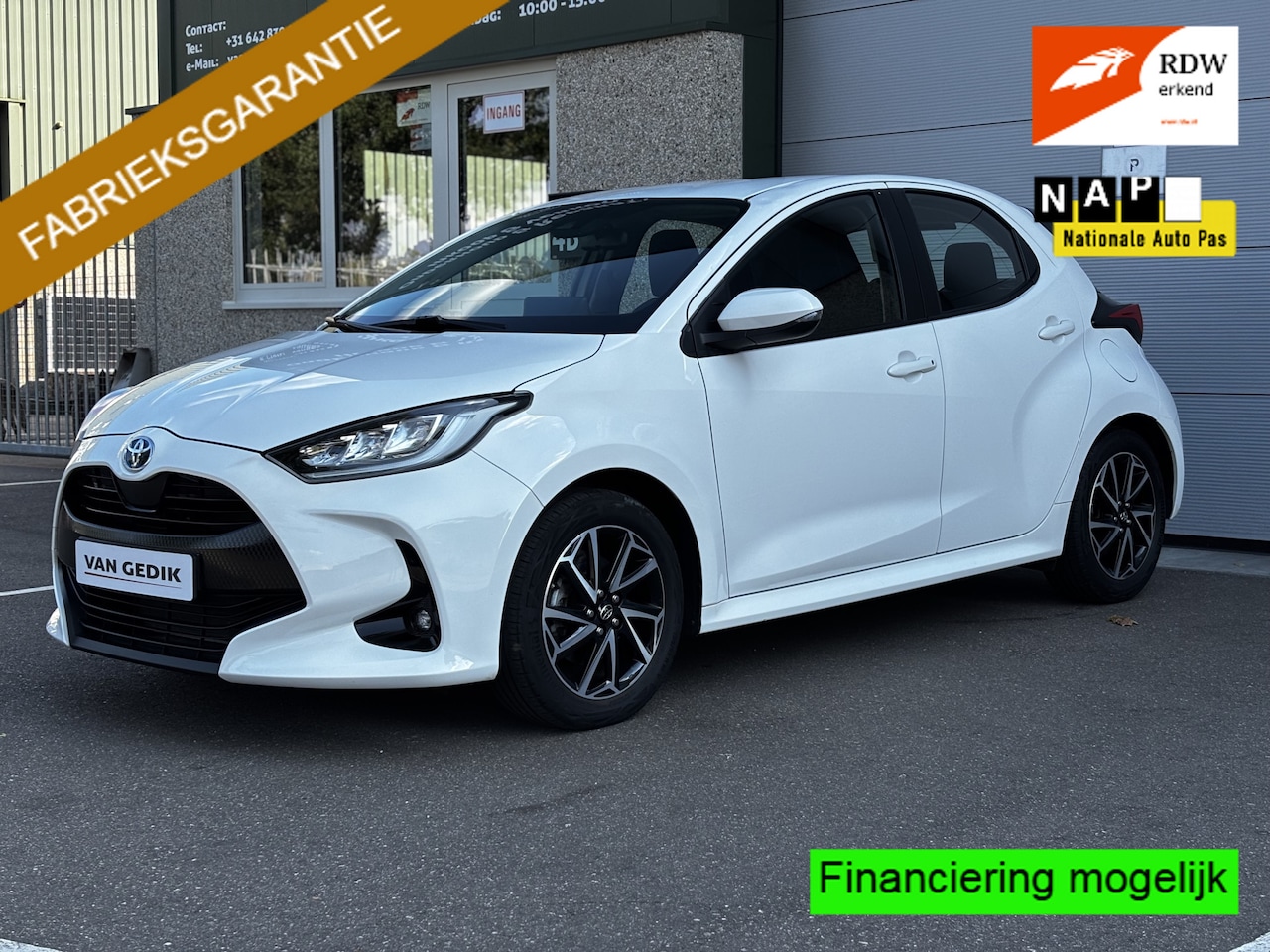 Toyota Yaris - 1.5 Hybrid Dynamic Led Carplay Camera Cruise Keyless Nap - AutoWereld.nl
