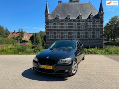 BMW 3-serie Touring - 320i|CLIMA|NAVI|KETTING VERV.|STOELVERW.|AUTOMAAT|TOURING|INRUIL & LEASE MOGELIJK