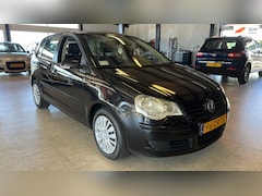 Volkswagen Polo - 1.4-16V Comfortline