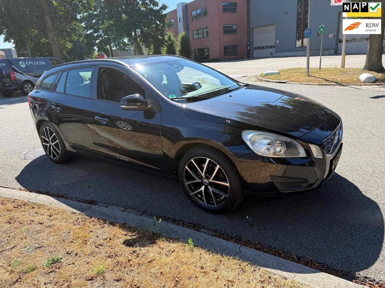 Volvo V60 - 1.6 T4 Kinetic automaat - AutoWereld.nl