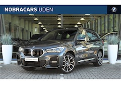 BMW X1 - xDrive25e M Sport Automaat / Panoramadak / Sportstoelen / Comfort Access / Active Cruise C