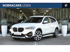 BMW X1 - sDrive18i Business Edition / HiFi / Sportstoelen / Head-Up / Getint glas / Stoelverwarming