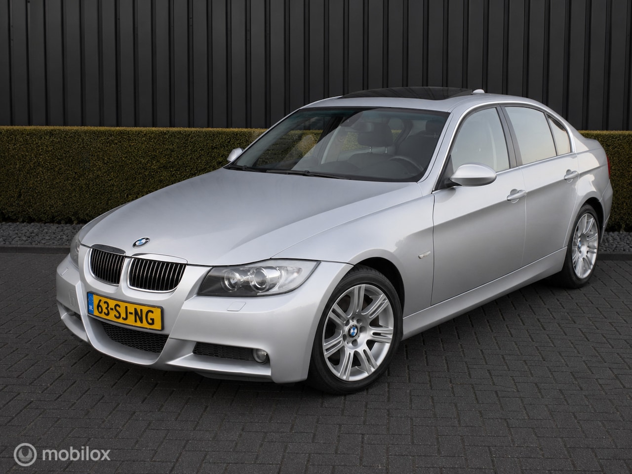 BMW 3-serie - 325xi | AUTOMAAT | LEDER | SCHUIF- / KANTELDAK - AutoWereld.nl