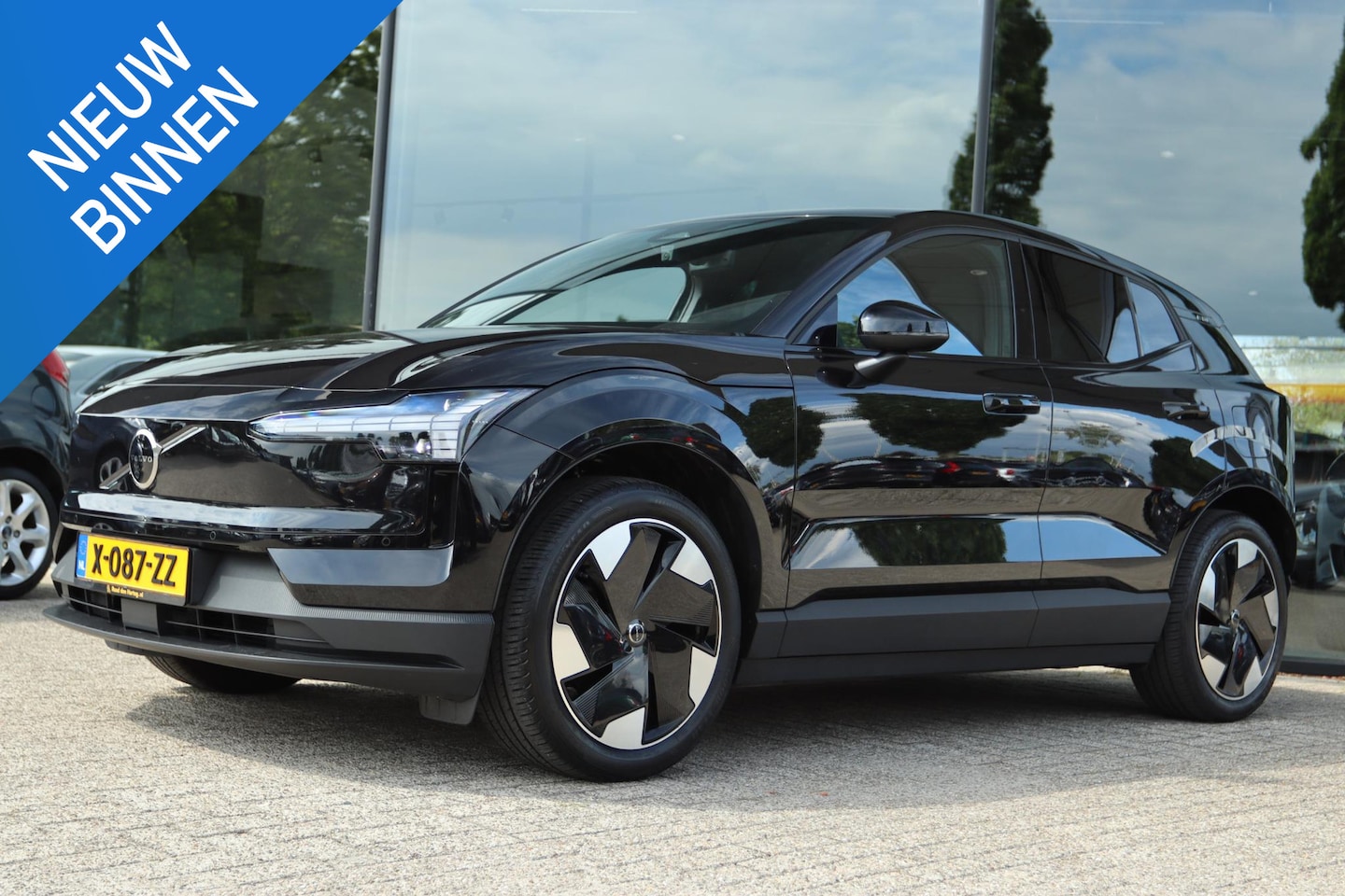 Volvo EX30 - SINGLE MOTOR EXTENDED RANGE PLUS 69KWH SOH 98% | HARMAN/KARDON | CAMERA | STOEL-STUURVERW. - AutoWereld.nl