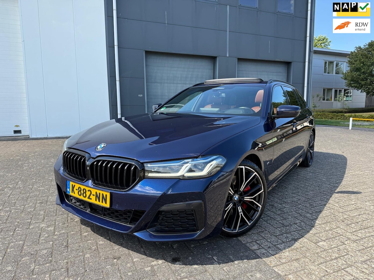 BMW 5-serie Touring - 530i M Pano Memory Harman Kardon High Executive Edition - AutoWereld.nl