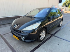 Peugeot 207 - 1.4-16V XS Pack nieuwe apk