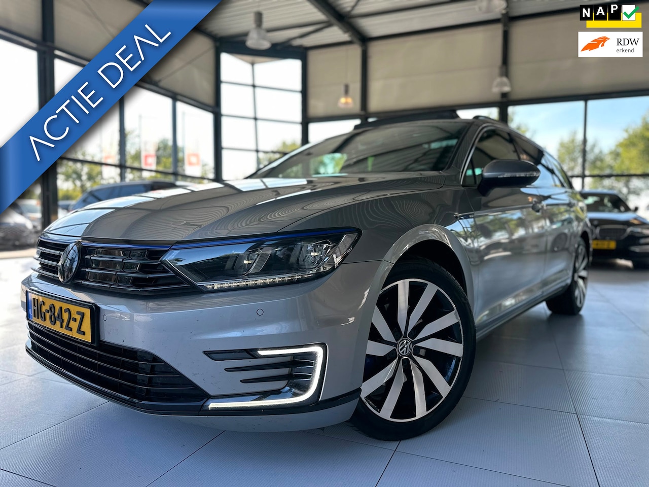 Volkswagen Passat Variant - 1.4 TSI GTE Highline | DSG | |Panorama | Keyless| LED | Camera | Adaptief Cruise | Goed on - AutoWereld.nl