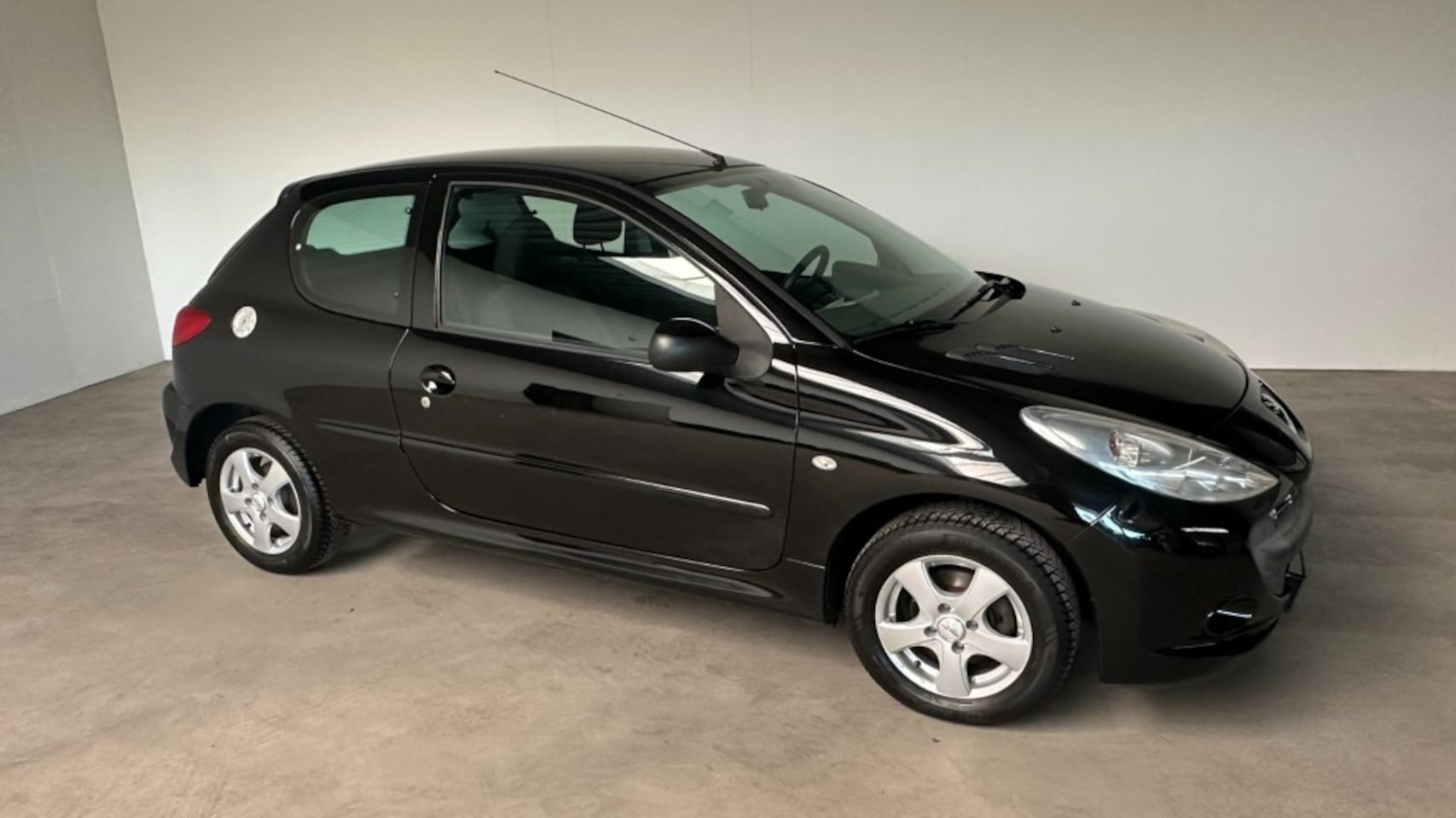 Peugeot 206 - 1.4 XS 1.4 XS , airco, APK 04-2027, NAP, 4 seizoenen banden - AutoWereld.nl
