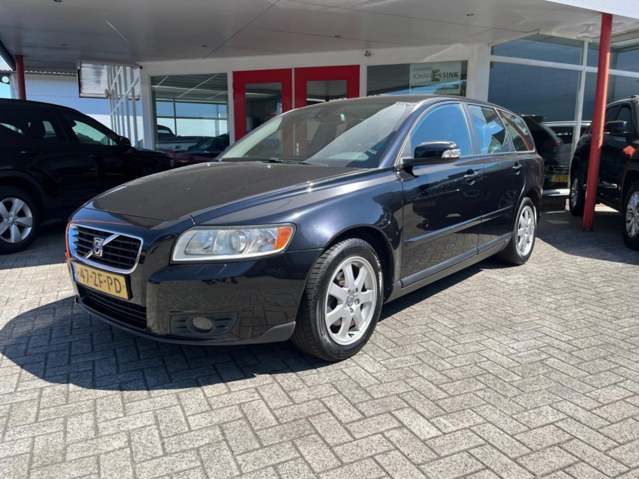 Volvo V50 - 1.8 125PK Momentum  125 PK  Trekhaak  Cruise-Controle - AutoWereld.nl
