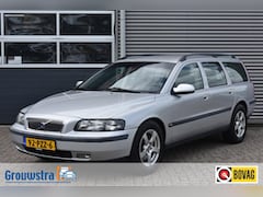 Volvo V70 - 2.4 COMFORT LINE / CLIMA / STOELVERW / GOED ONDERHOUDEN