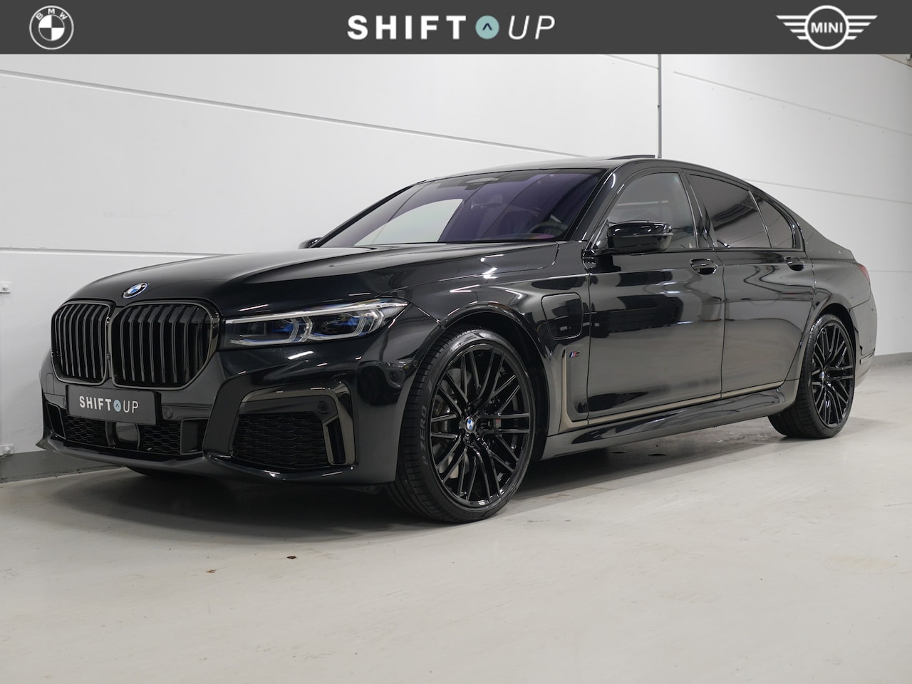 BMW 7-serie - 745e M-Sport | Bowers Wilkins | Individual leder | Schuifdak - AutoWereld.nl
