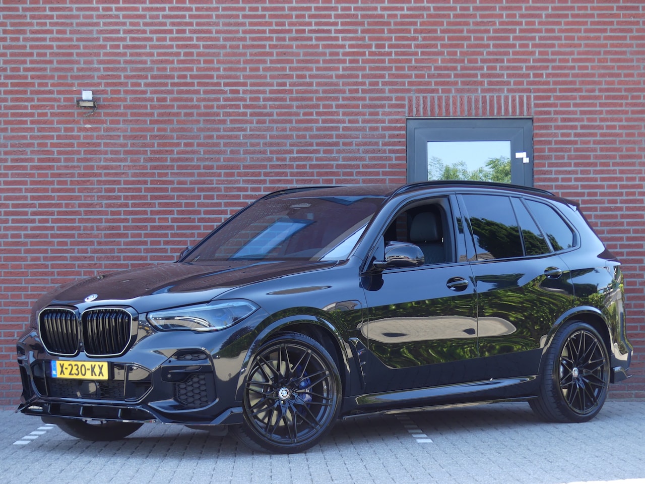 BMW X5 - xDrive45e Achteras besturing/Headup display/Trekhaak/Luchtvering - AutoWereld.nl