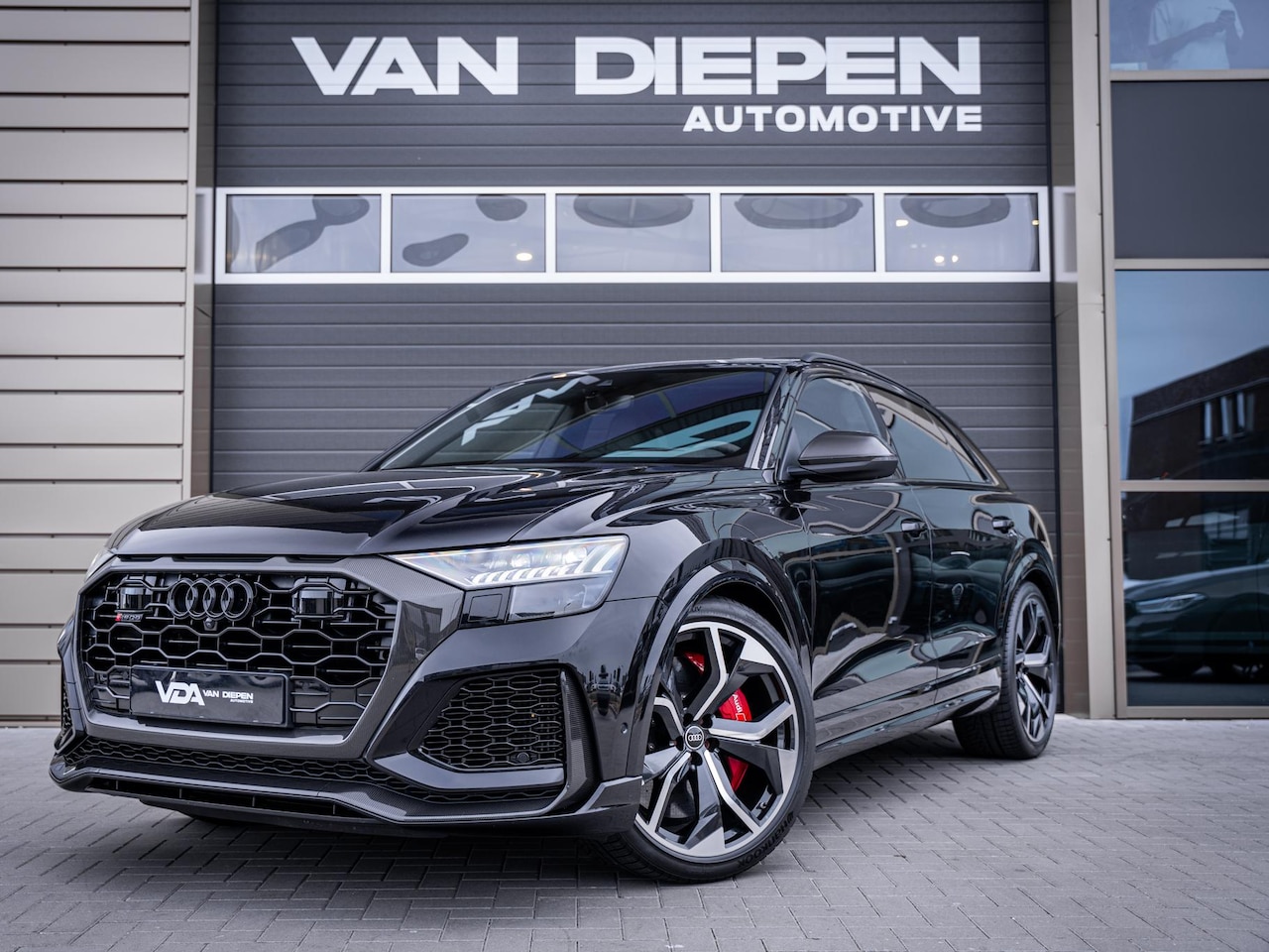 Audi RSQ8 - 4.0 TFSI quattro - Performance l Carbon Pack l Akra l Ceramic - AutoWereld.nl