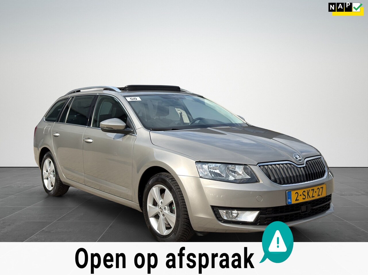 Skoda Octavia Combi - 1.2 TSI Greentech DSG|Panoramadak|NAP - AutoWereld.nl