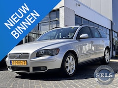 Volvo V50 - 2.4 Momentum 140PK/TREKHAAK/CLIMA