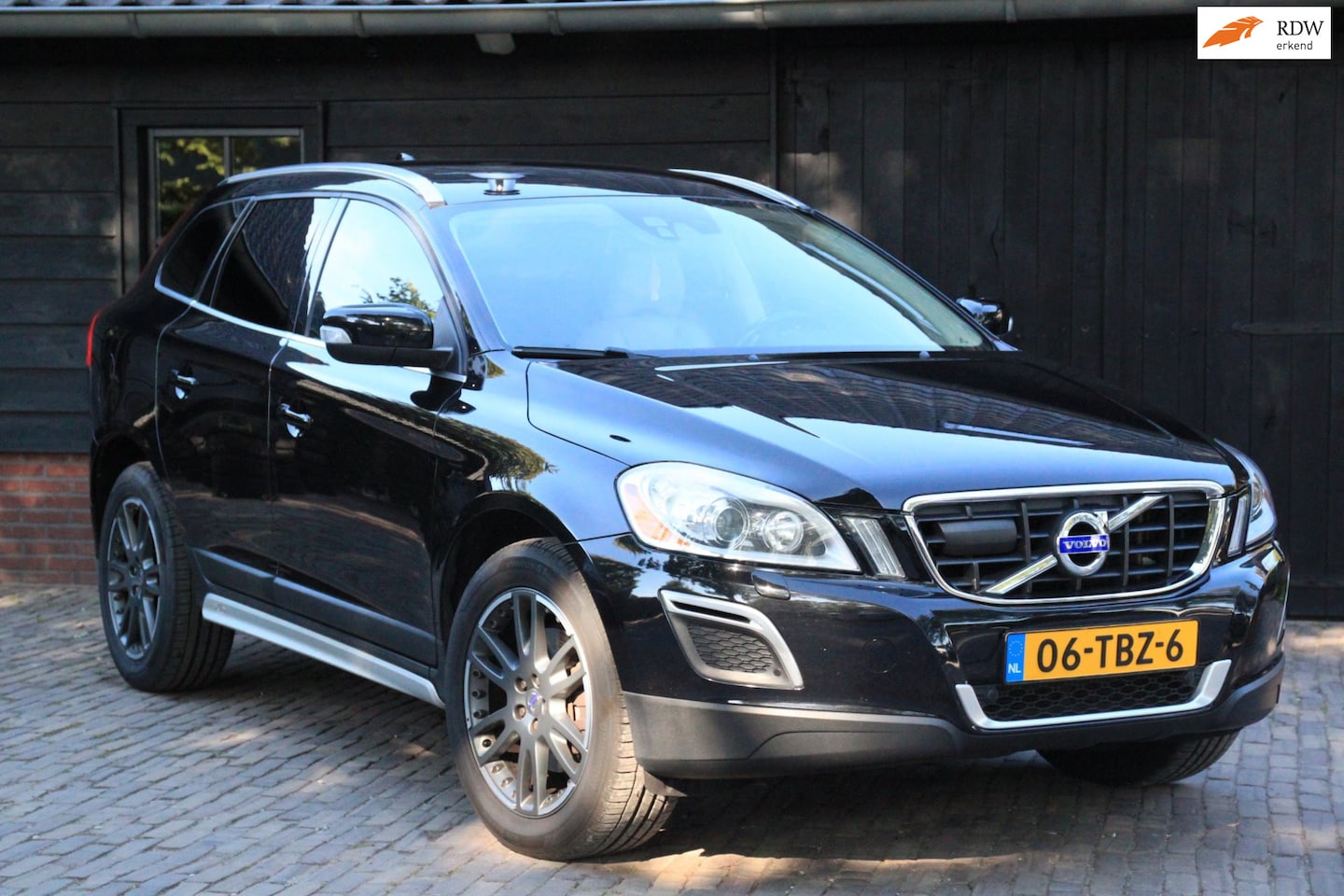 Volvo XC60 - 3.0 T6 AWD Summum Xenon/Navigatie/Leer/Parkeersensor v,a - AutoWereld.nl