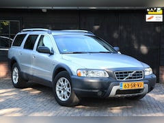 Volvo XC70 - 2.4 D5 Momentum Camera/Navigatie/Leer/Apk 06-2027