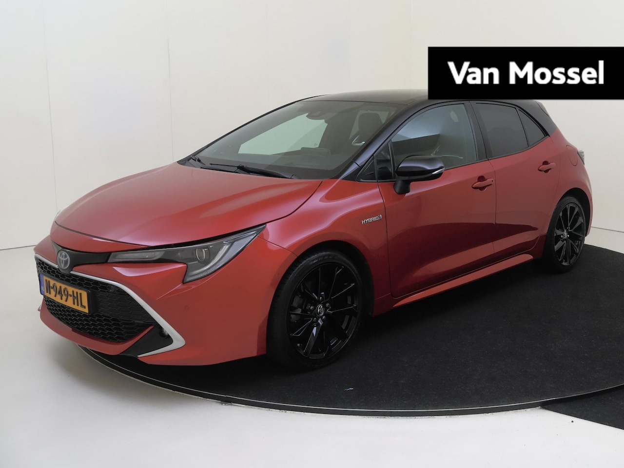 Toyota Corolla - 2.0 Hybrid Premium | Automaat | Parkeersensoren Voor + Achter | Parkeer Camera | Verwarmde - AutoWereld.nl