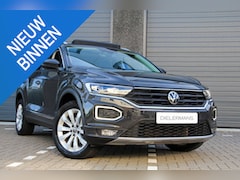 Volkswagen T-Roc - 1.5 TSI Sport | Panoramadak | Digitaal Display | Leder | Vol in de opties | NL auto | NAP